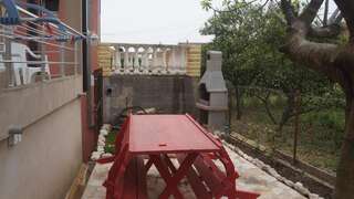 Апартаменты Apartments Lora Бар Номер-студио с видом на сад-2