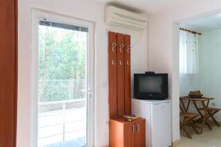 Апартаменты Apartments Lora Бар Апартаменты-студио-15