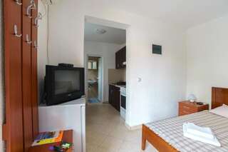 Апартаменты Apartments Lora Бар Апартаменты-студио-17