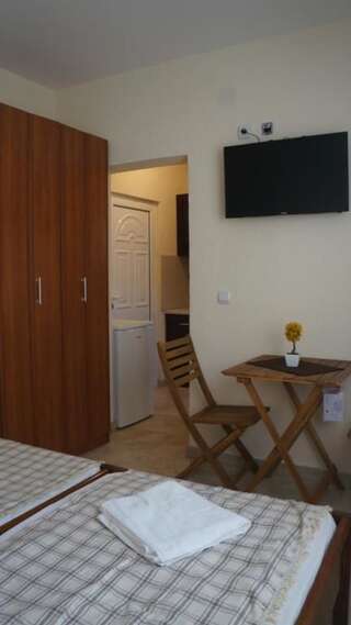 Апартаменты Apartments Lora Бар Номер-студио с видом на сад-28