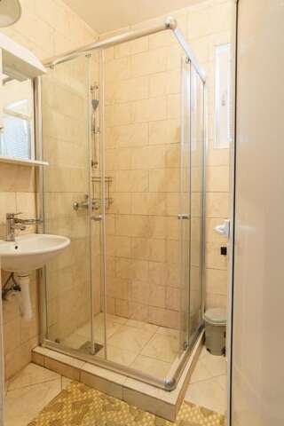 Апартаменты Apartments Lora Бар Номер-студио с видом на сад-36