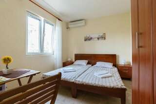 Апартаменты Apartments Lora Бар Номер-студио с видом на сад-41