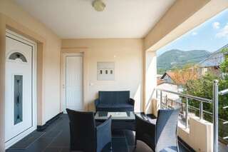 Апартаменты Apartments Lora Бар Номер-студио с видом на сад-43